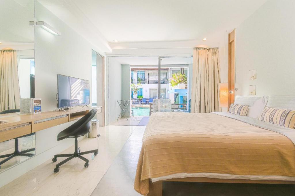 Ramada By Wyndham Phuket Southsea Hotell Karon Eksteriør bilde