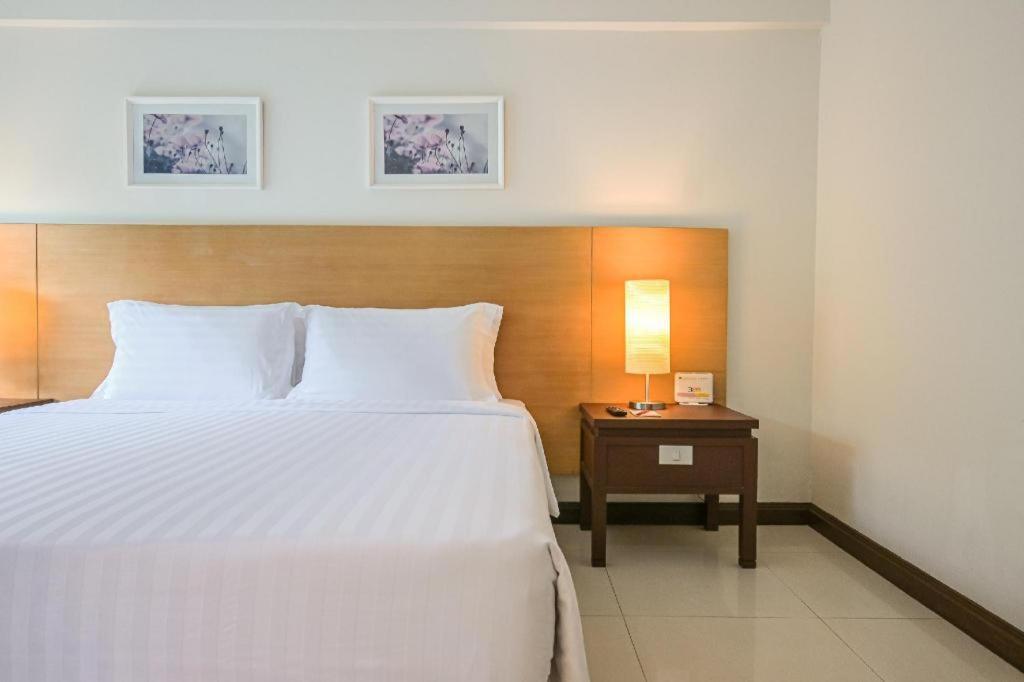 Ramada By Wyndham Phuket Southsea Hotell Karon Eksteriør bilde