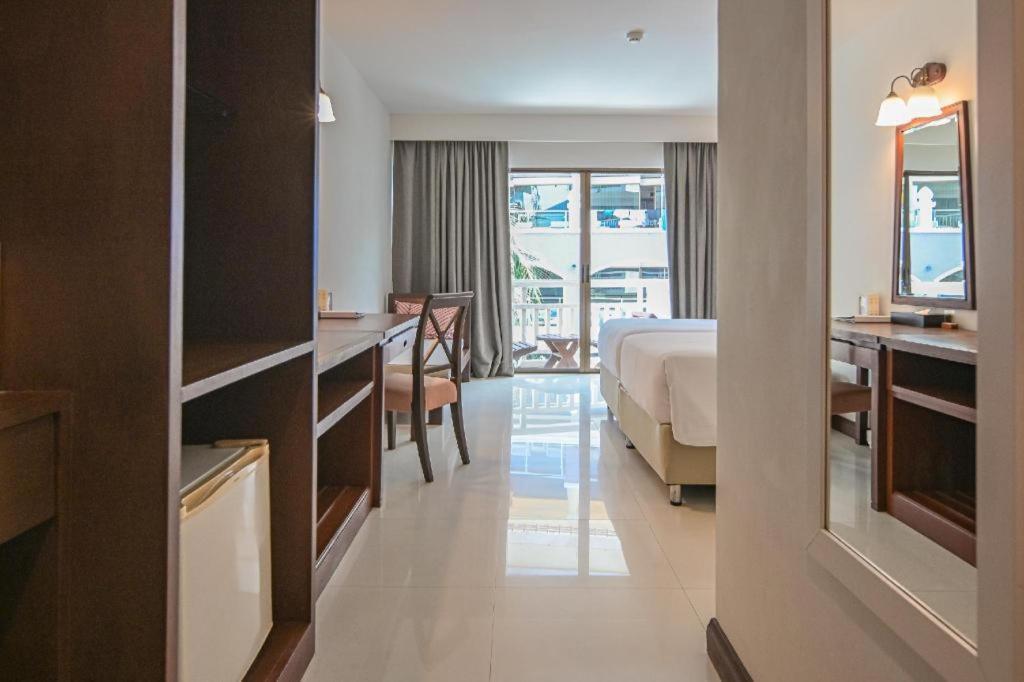 Ramada By Wyndham Phuket Southsea Hotell Karon Eksteriør bilde